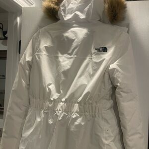 North face arctic  Coat- Women’s Medium with removable hood